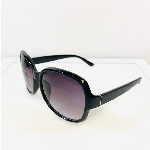 Women’s Banana Republic Fashion Sunglasses - Picture 5 of 7